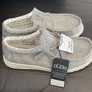 Hey Dude Men’s Size 8 Gray Casual Shoes NEW but READ! Free Shipping!!